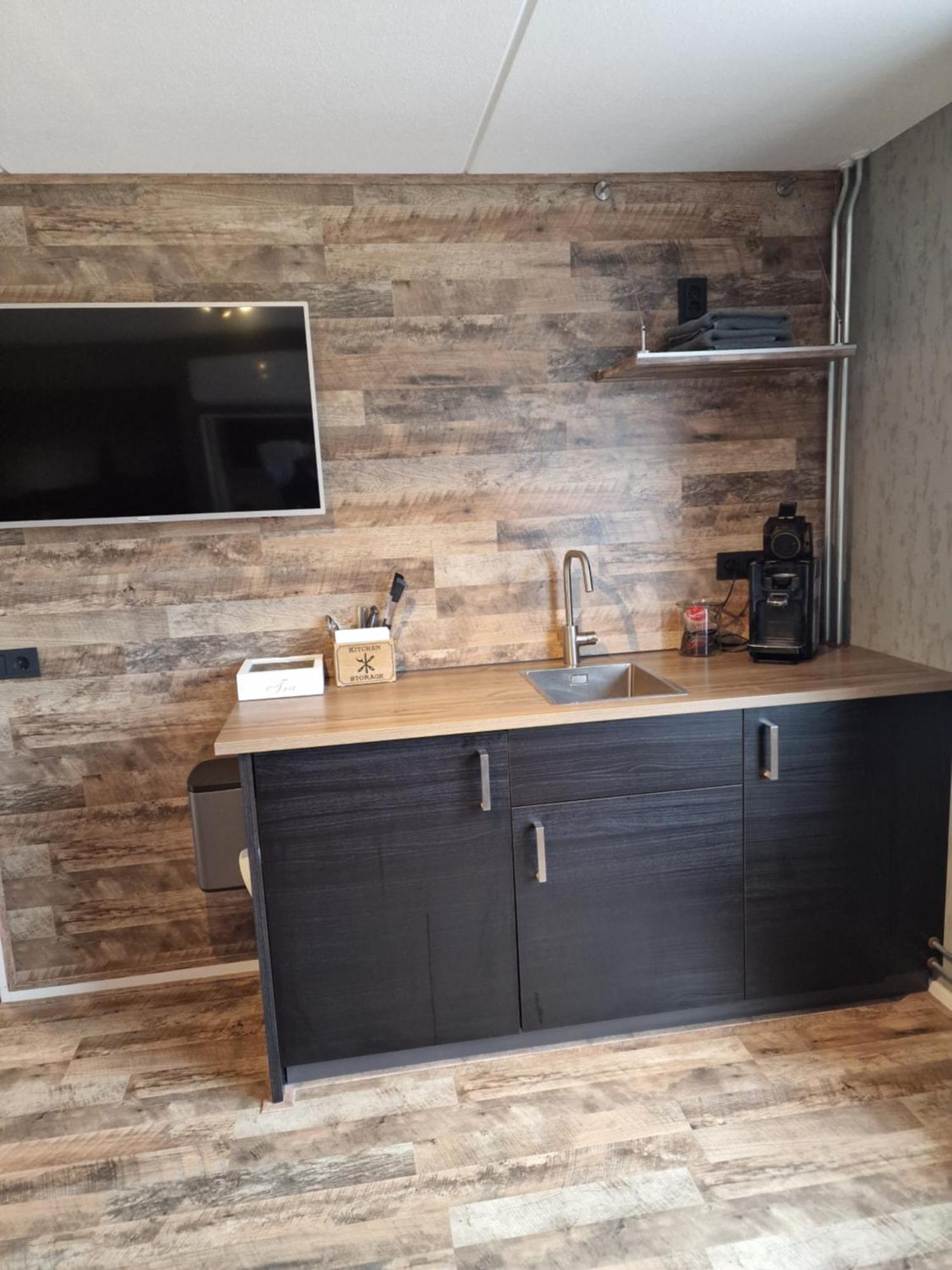 Bed & Budget Mackenzieplaats Wilp Exterior foto